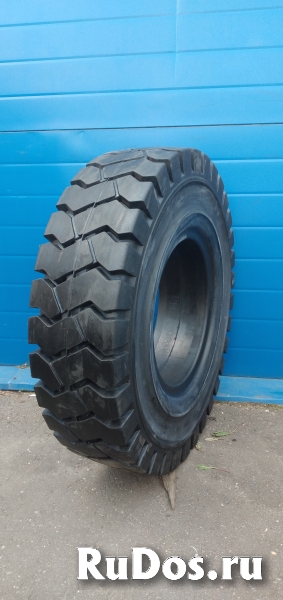 Шины цельнолитые размером 9.00-20 фото