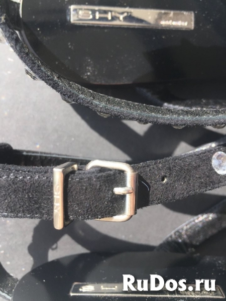 Сандалии новые shy италия 39 размер черные кожа замша стразы свар изображение 5