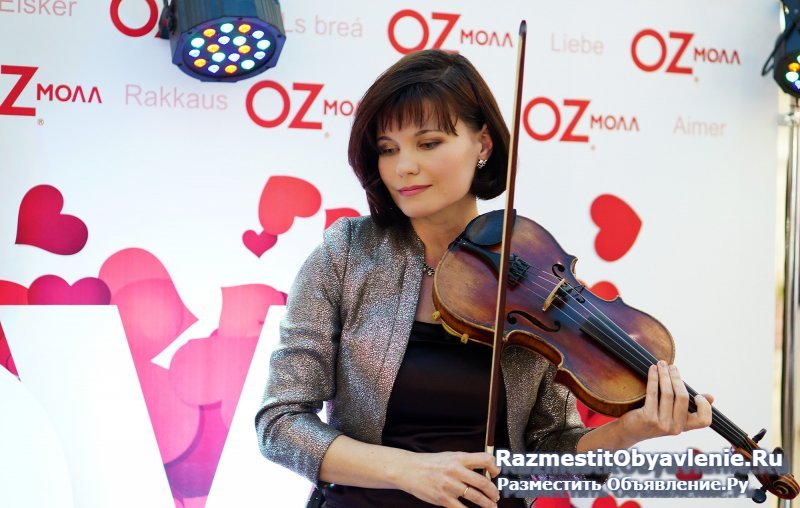 Скрипачка на праздник. Электро-скрипка. фотка