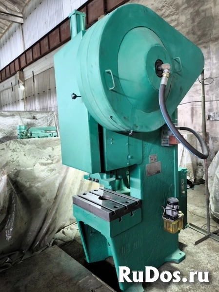 Пресс однокривошипный КД2126 простого действия духстоечный изображение 5