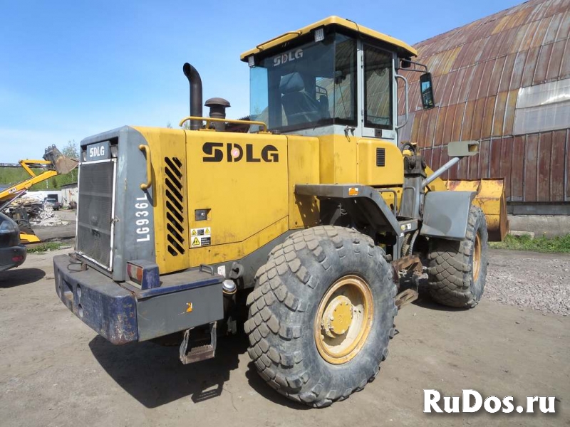 Фронтальный погрузчик SDLG 936, 2011 г., 9800 м/ч изображение 3