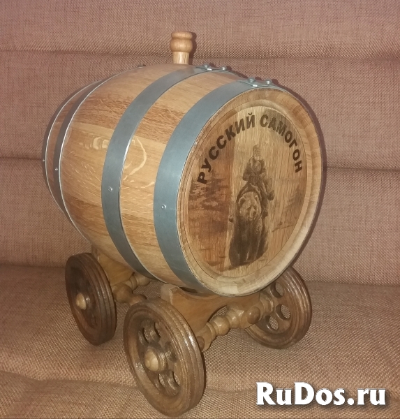 Бочки дубовые на тележке изображение 3