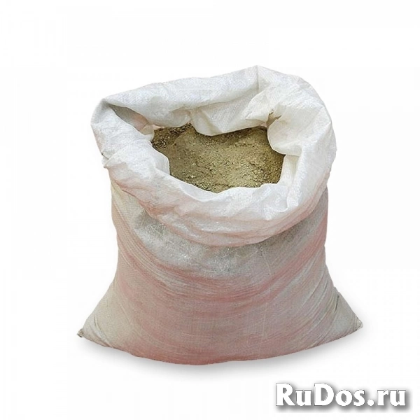 В мешках и Валом песок речной в Ярославле . фото