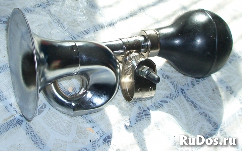 Клаксон изогнутый стальной фотка