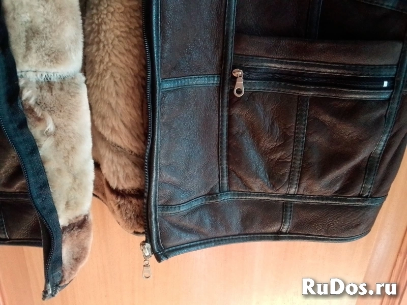 Жилет мужской кожаный на молнии. изображение 5