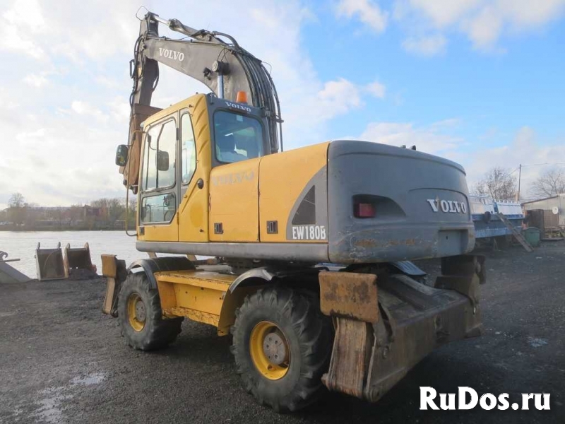 Колесный экскаватор Volvo 180, 20 т, макс опции изображение 4