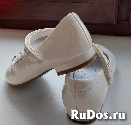 Детские туфли Kapika лакированные. фотка