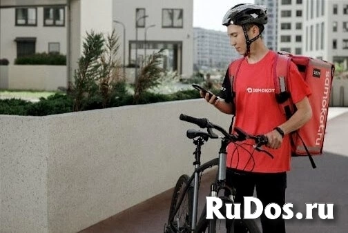 Курьер доставки для Самоката фото