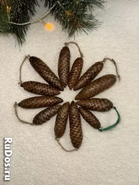 Шишки еловые, елочные украшения, елочные игрушки фотка