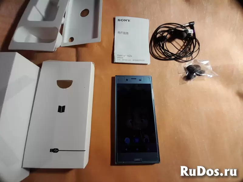 Телефон Sony XPERIA XZs G8232 изображение 3