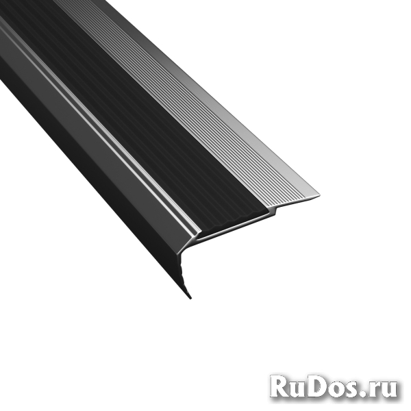 Профили ,Уголок на ступени резиновой вставкой 3.0м фото