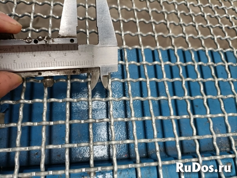 Полуавтоматическое оборудование для плетения сетки для грохотов фотка