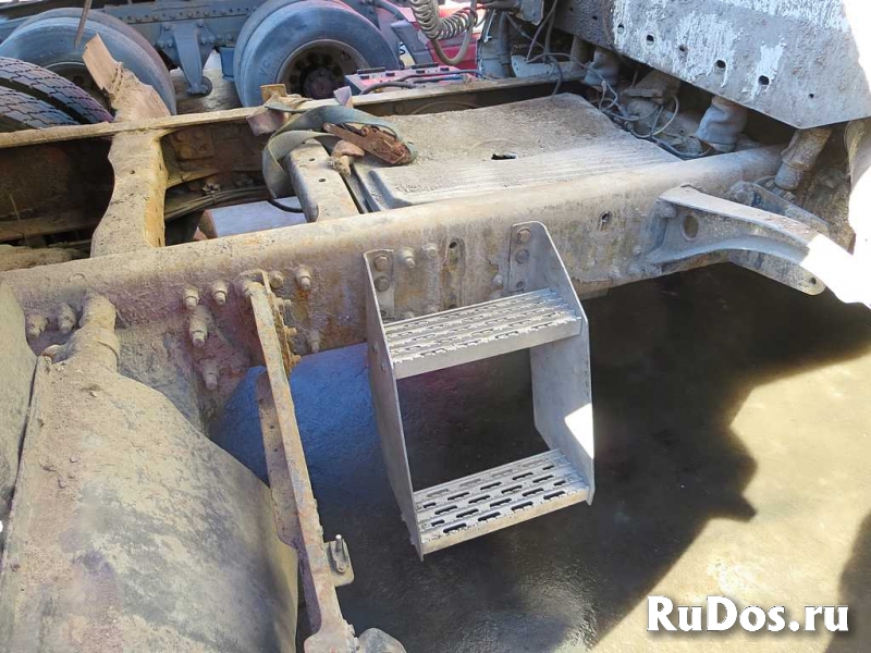 Тягач Freightliner ST, 6х4, два спальника изображение 4