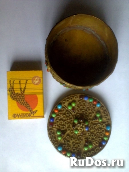 Шкатулка старинная филигранная латунная с бирюзовыми камнями изображение 6