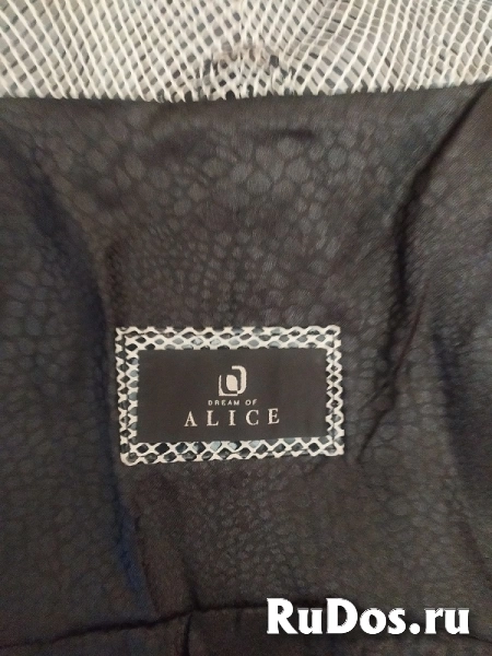 Продаю брэндовую кожаную женскую куртку изображение 3