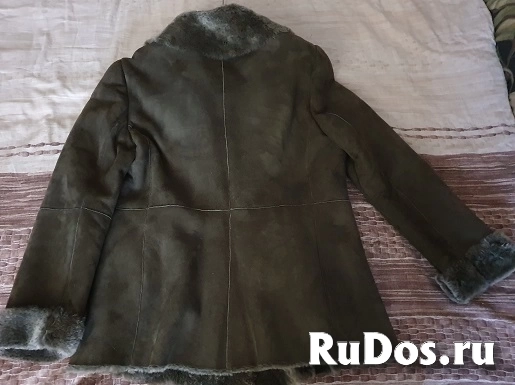 Дубленка  женская от лидера Итальянских брендов Fratelli Rossetti. Покупалась в Парабьяго  . Размер   российский 46 . изображение 5