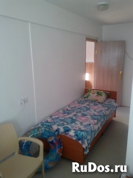 1 комнатная квартира посуточно в центре, море 200 метров изображение 3