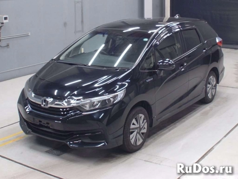 Универсал гибрид Honda Shuttle Hybrid кузов GP8 модификация Hybrid гв 2017 4wd фото