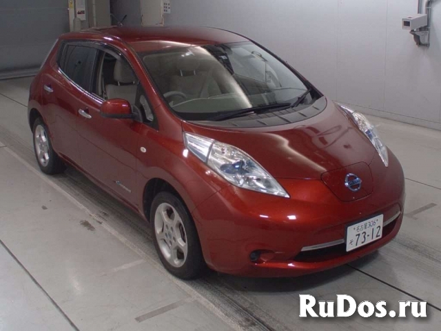 Электромобиль хэтчбек Nissan Leaf кузов ZE0 модификация G гв 2012 фото