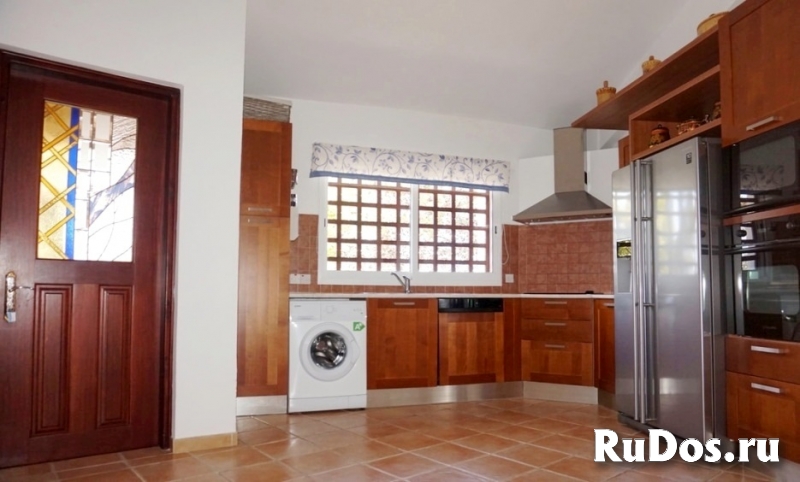 Элитная 4-спальная вилла с панорамным видом в районе Пафоса-Кипр изображение 10