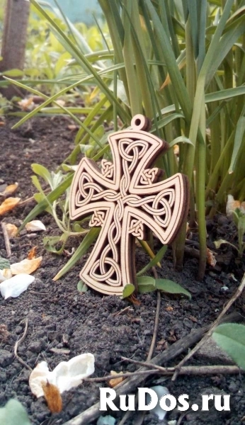 Крест с орнаментом на присоске фотка