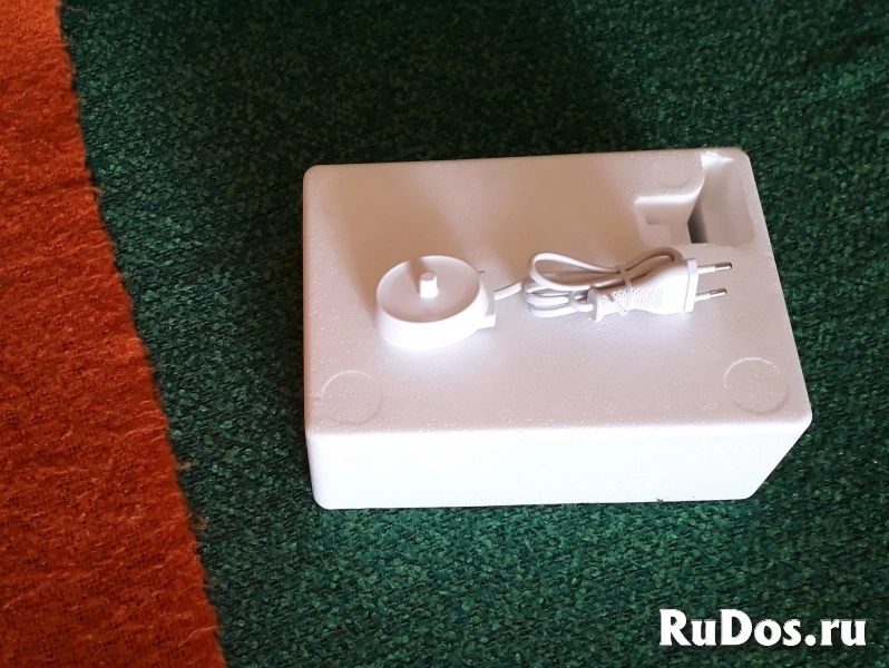 Электрическая зубная щетка Braun Oral-B TriZone 70 изображение 5