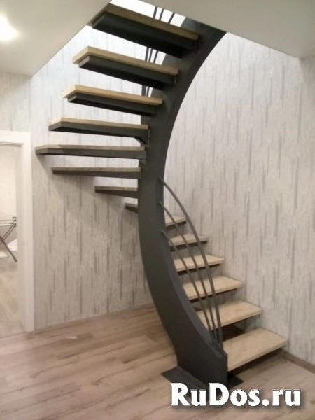 ЛЕСТНИЦА ИЗ ЛИСТОВОГО МЕТАЛЛА фотка