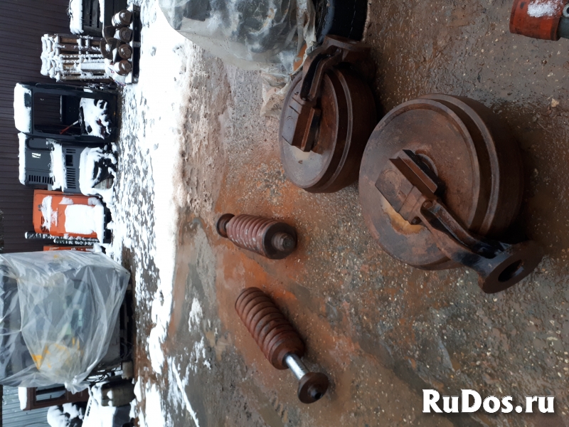 Направляющие колесо (ленивец) hitachi zx 330/3G изображение 3