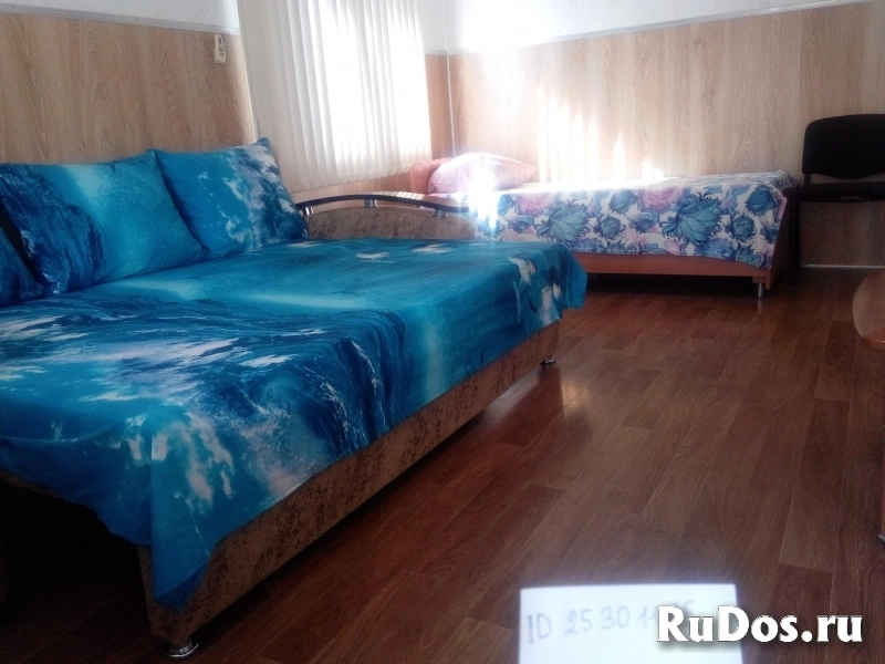 1 комнатная квартира посуточно в центре, море 200 метров изображение 6