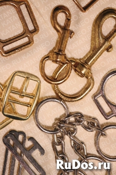 Фурнитура для сумок. Карабин для сумки. Карабин латунный. Итальянская фурнитура для галантереи. фотка