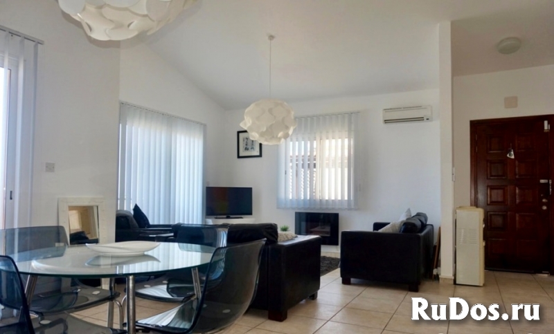 Прекрасная 3-спальная вилла с видом на море в районе Пафоса-Кипр изображение 5