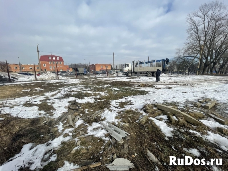 Здание фермы с пристройкой и бетонными выгулами изображение 7