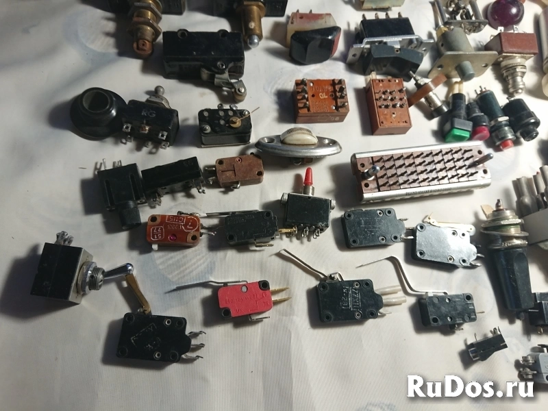 Радио комплектующие детали. изображение 5