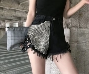 Шорты джинсовые с шипами в объявлении 2 фото Шорты джинсовые с шипами картинка из объявления