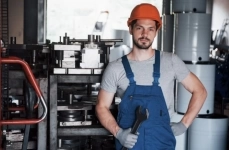 Слесарь-сборщик металлоконструкций картинка из объявления