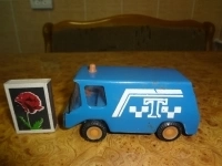 Машинка-такси жестяная советская в объявлении 6 фото Машинка-такси жестяная советская картинка из объявления