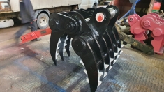 Оборудование на экскаватор-трактор - корчеватель пней картинка из объявления