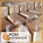 Опилки, Стружка (хвойные) - в брикетах (опт от производителя) - подстилка для с/х предприятий с ДОСТАВКОЙ в ваш регион. картинка из объявления