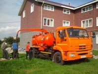 Ассенизационная машина аренда в Рамони и откачать сливную яму картинка из объявления