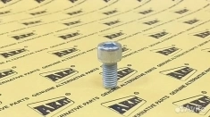 Болт головки бортовой 0636102041 OEM картинка из объявления