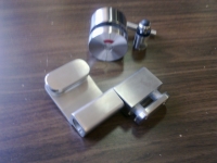 Нержавеющая фурнитура для сантехкабин из стекла картинка из объявления