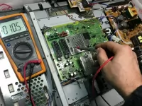 ремонт телевизоров и др электроники с выездом на дом картинка из объявления