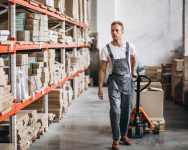 Сотрудник склада вахта с проживанием картинка из объявления