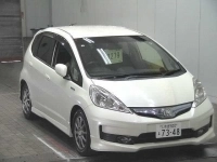 Хэтчбек гибрид Honda Fit Hybrid кузов GP4 модификация Hybrid RS Fine Style картинка из объявления