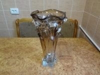 Ваза для цветов из цветного стекла в объявлении 5 фото Ваза для цветов из цветного стекла картинка из объявления