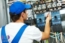 Слесарь-электромонтажник картинка из объявления