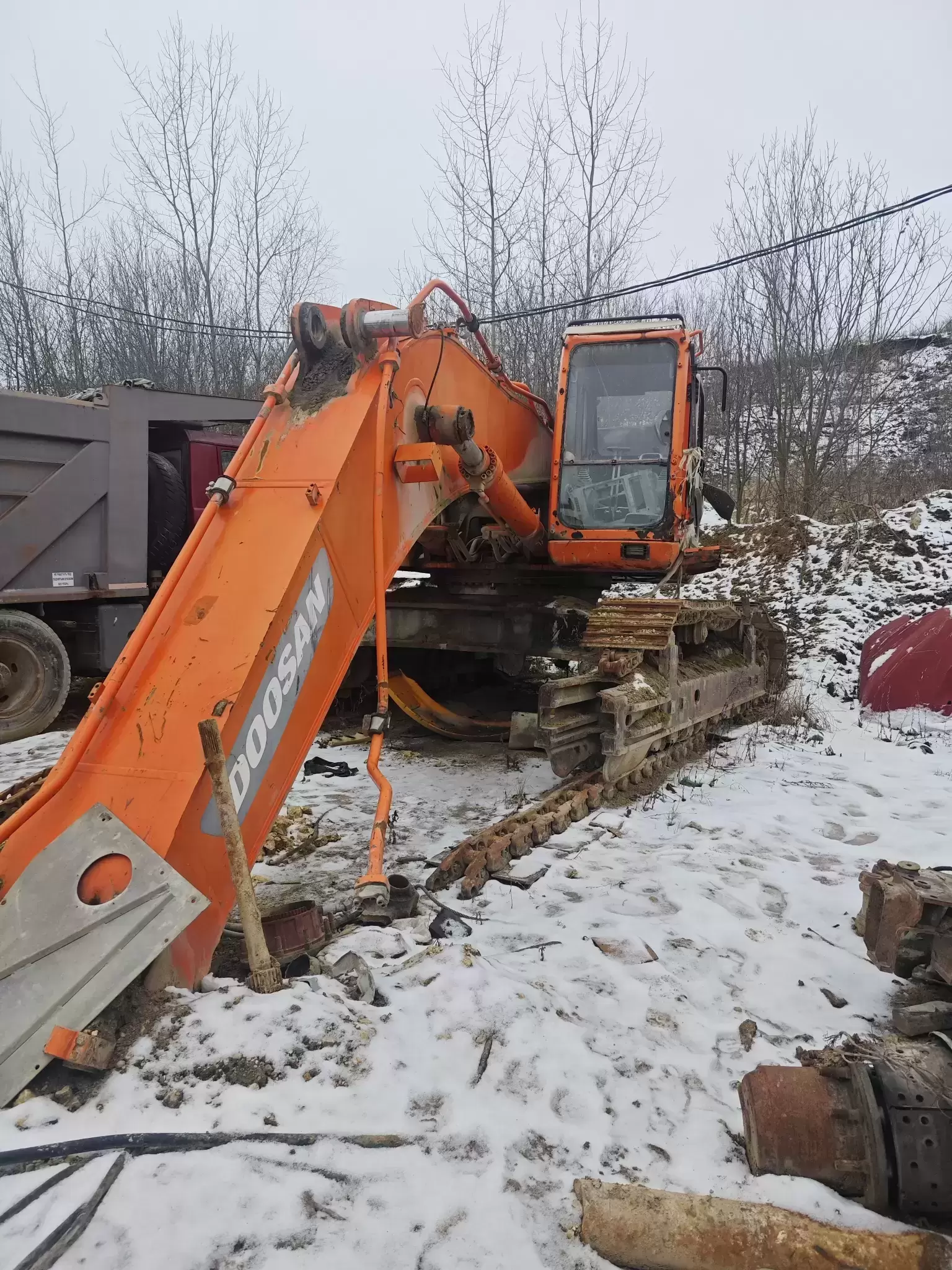 Экскаватор  гусеничный  DOOSAN Daewoo SOLAR 500 LC-V полноповоротный б/у продаём с НДС картинка из объявления