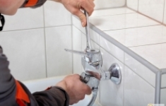 Сантехник в объявлении 1 фото Сантехник картинка из объявления