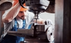 ФРЕЗЕРОВЩИК на станках - FN-40 И 67К25 в объявлении 1 фото ФРЕЗЕРОВЩИК на станках - FN-40 И 67К25 картинка из объявления