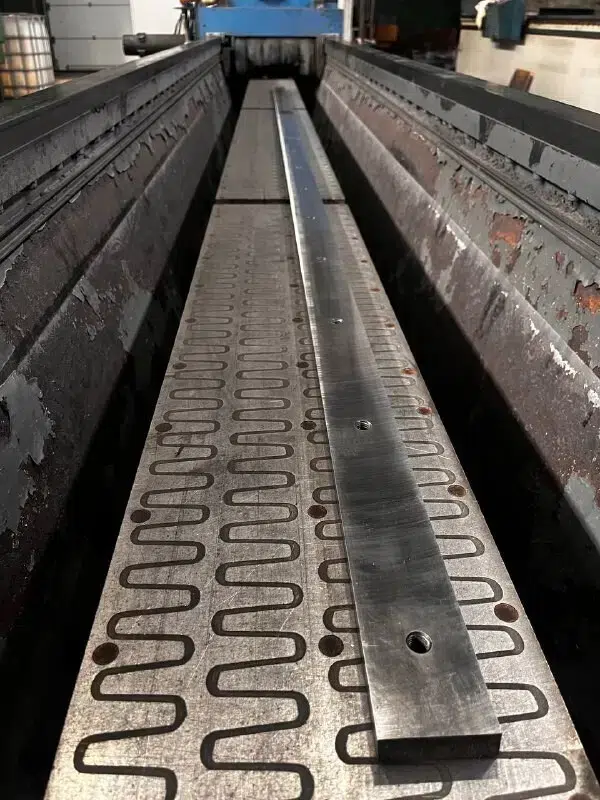 Шлифовка ножей для гильотинных ножниц в Москве 1080 100 25, 1080 140 35, 1080 165 45, 510 60 20, 520 75 25, 540 60 16, 590 60 16, 625 60 25, 670 60 25 в объявлении 1 фото Шлифовка ножей для гильотинных ножниц в Москве 1080 100 25, 1080 140 35, 1080 165 45, 510 60 20, 520 75 25, 540 60 16, 590 60 16, 625 60 25, 670 60 25 картинка из объявления